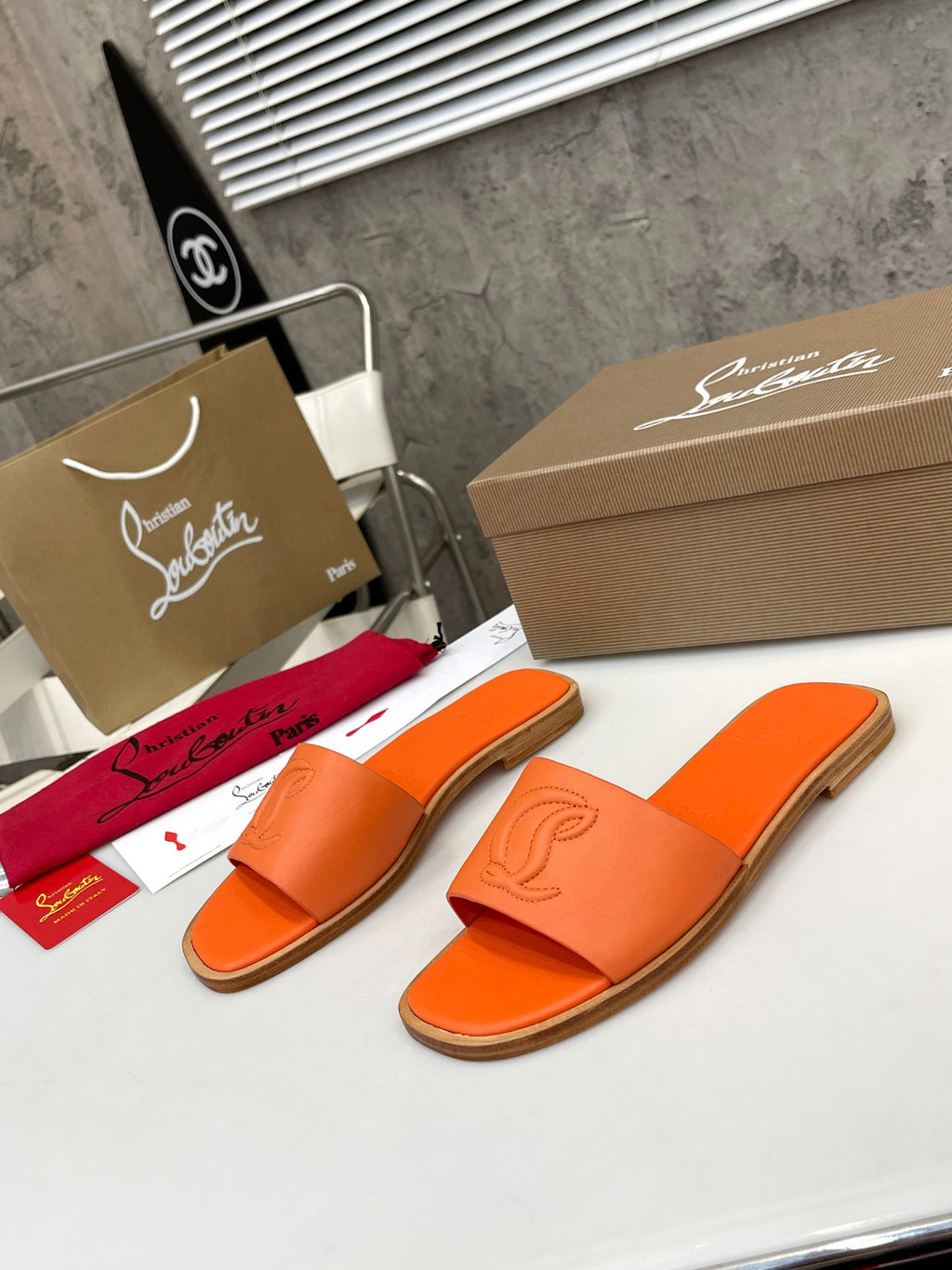 Z2XA29 Popular leather Slippers