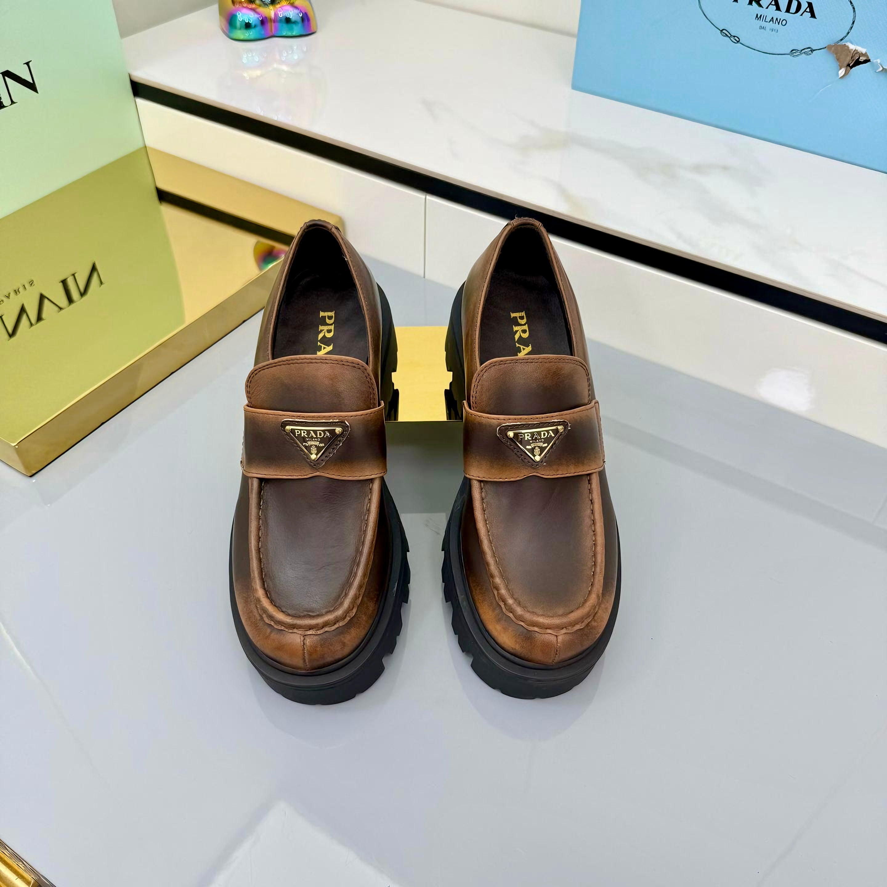 Z2Q105P307 Popular high-quality Shoes