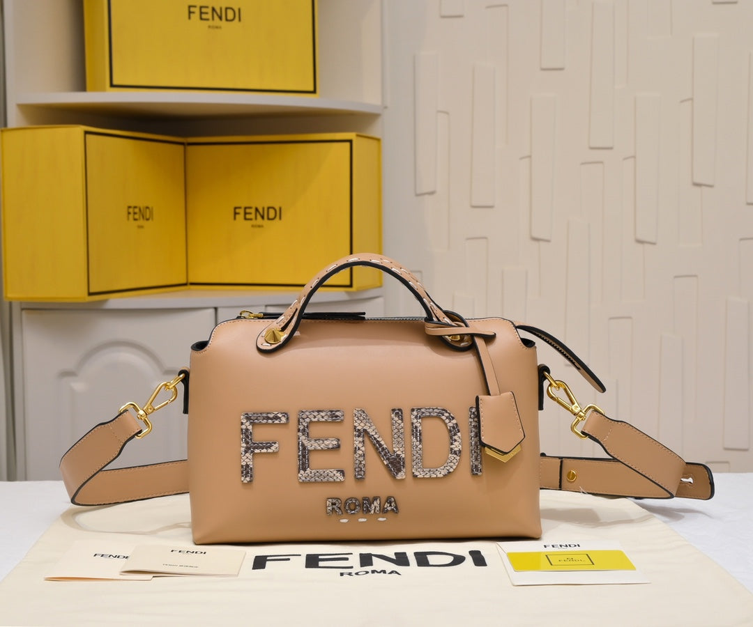 B12X43F131 Popular leather bag 