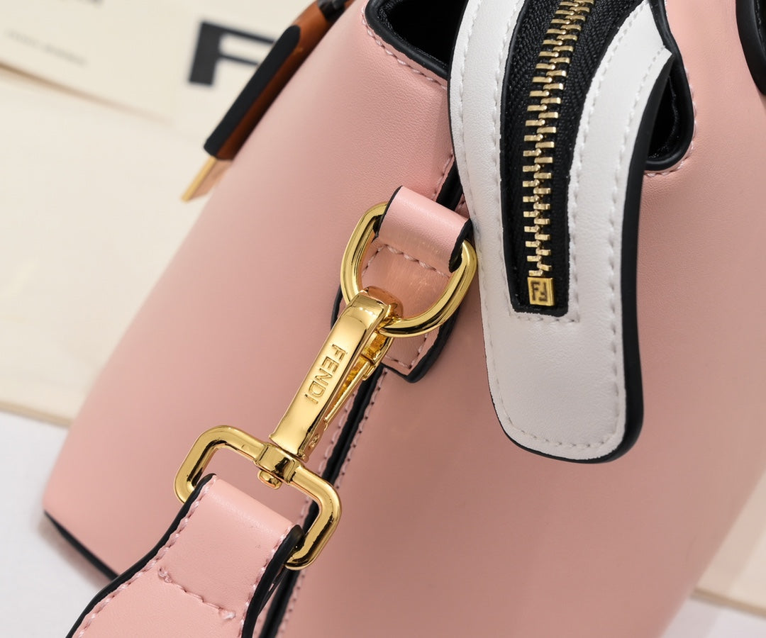 B12X43F132 Popular leather bag 