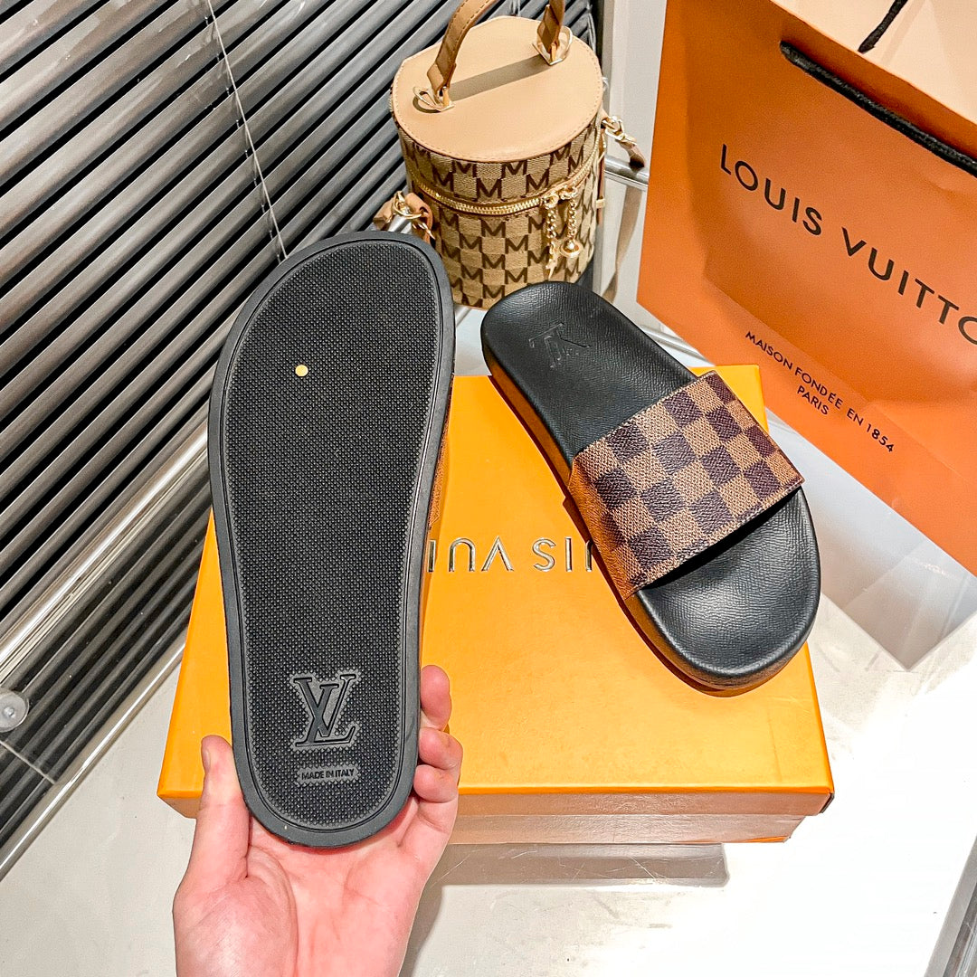 Z1Z54E195 Popular Slippers