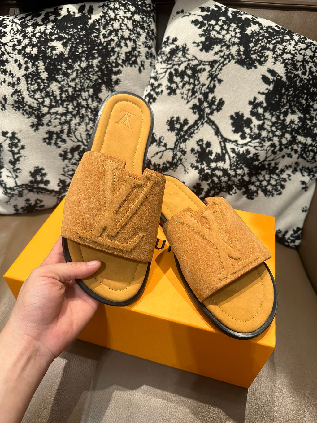 Z2Z85E25  Popular leather Shoes