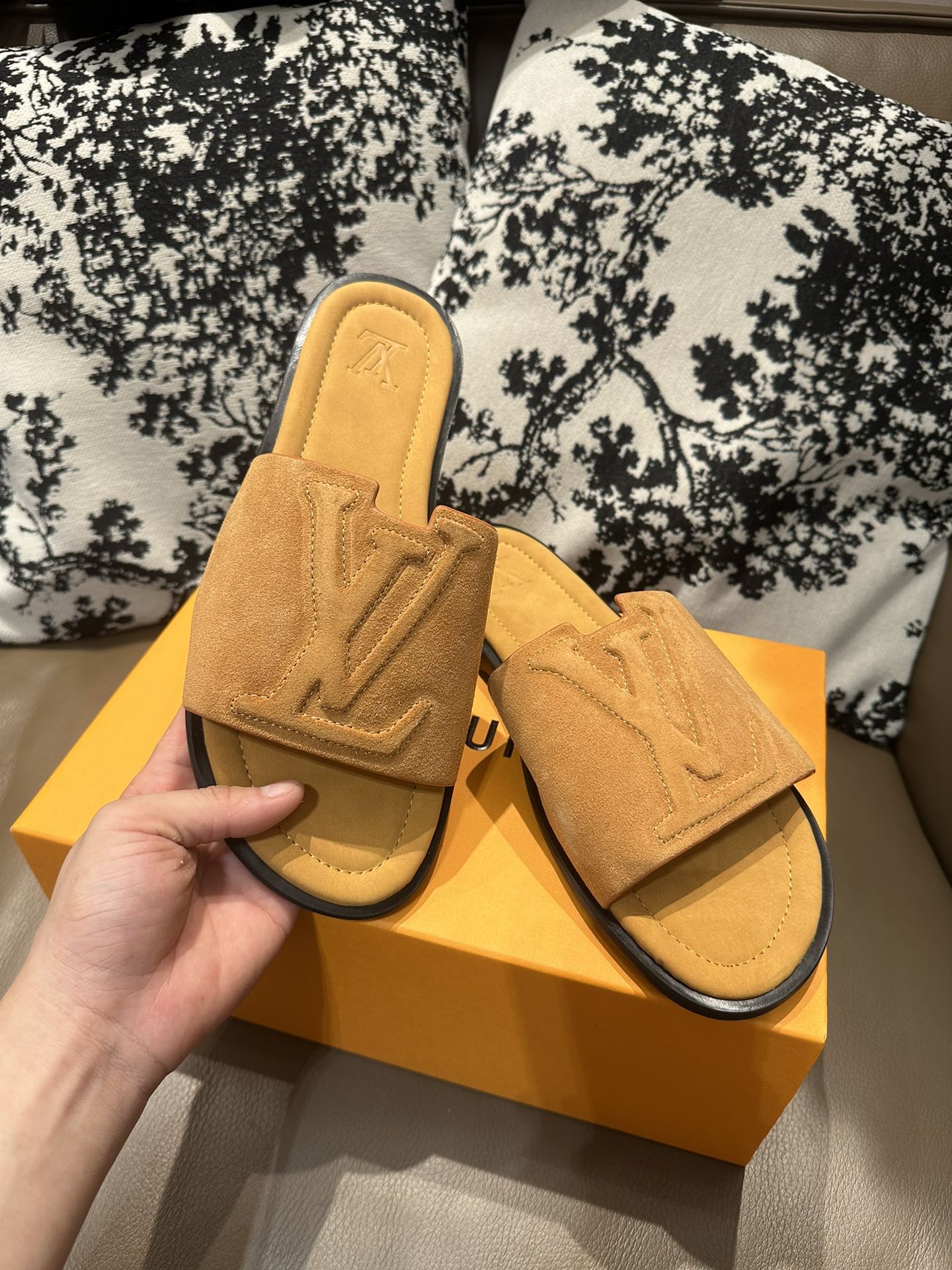 Z2Z85E25  Popular leather Shoes