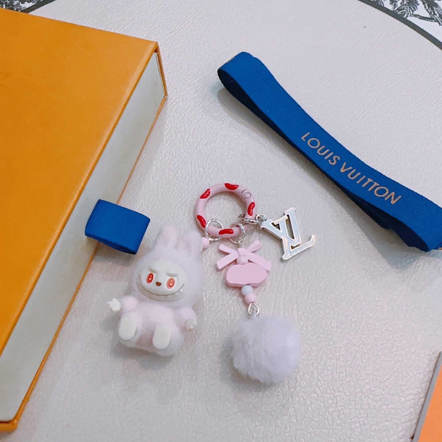 A1Z105E84 Popular bag 's charms accessories