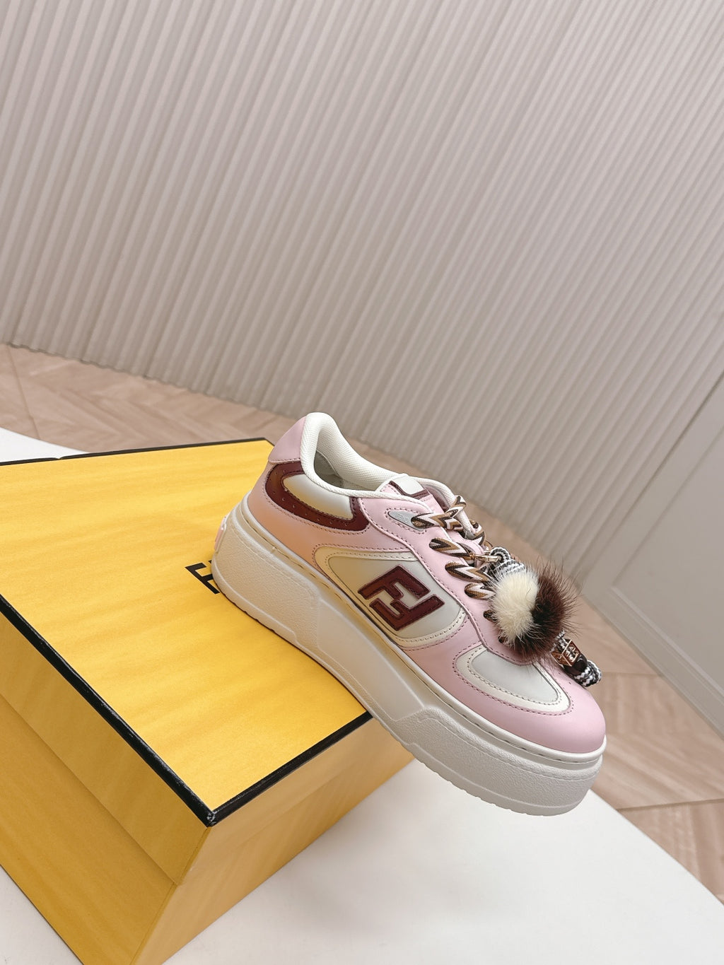 Z2Q105F417 Popular high-quality Shoes