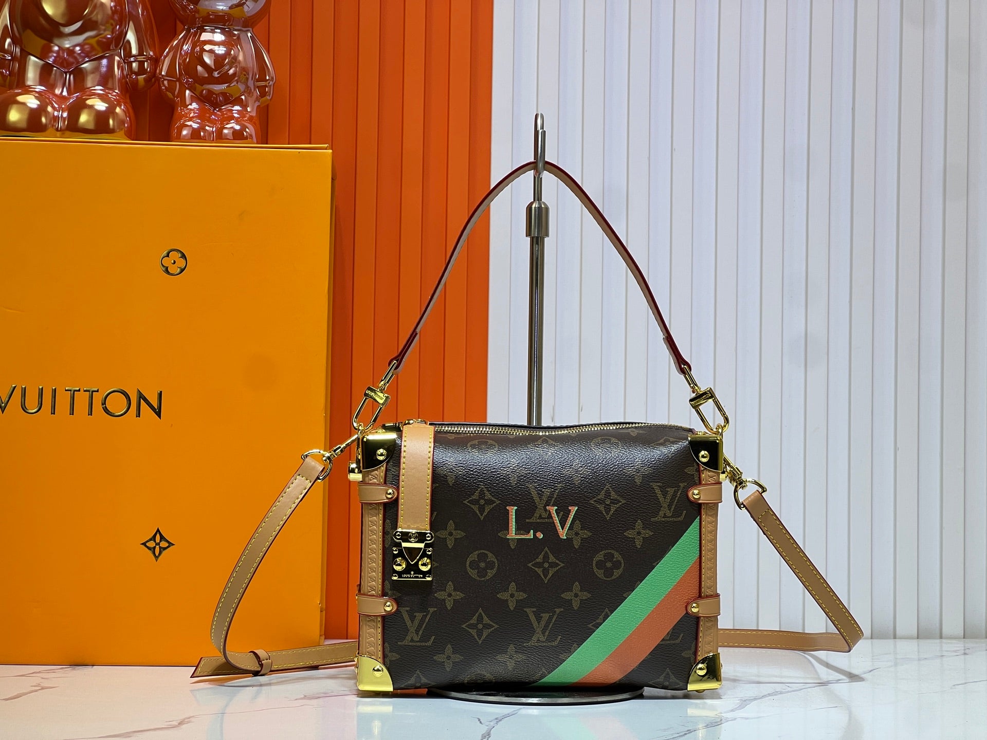 B1N55E19 Popular leather bag