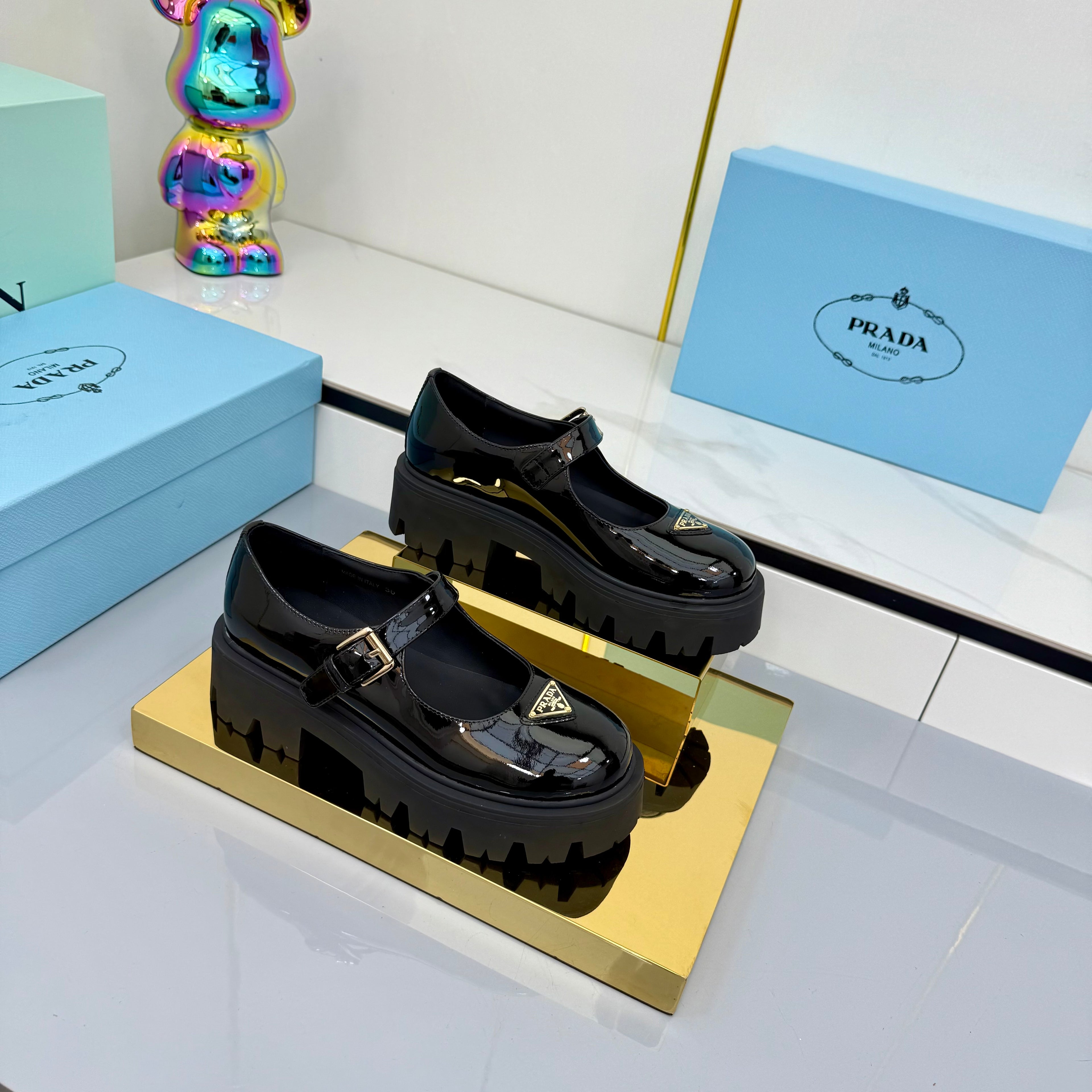 Z2Q105P308 Popular high-quality Shoes