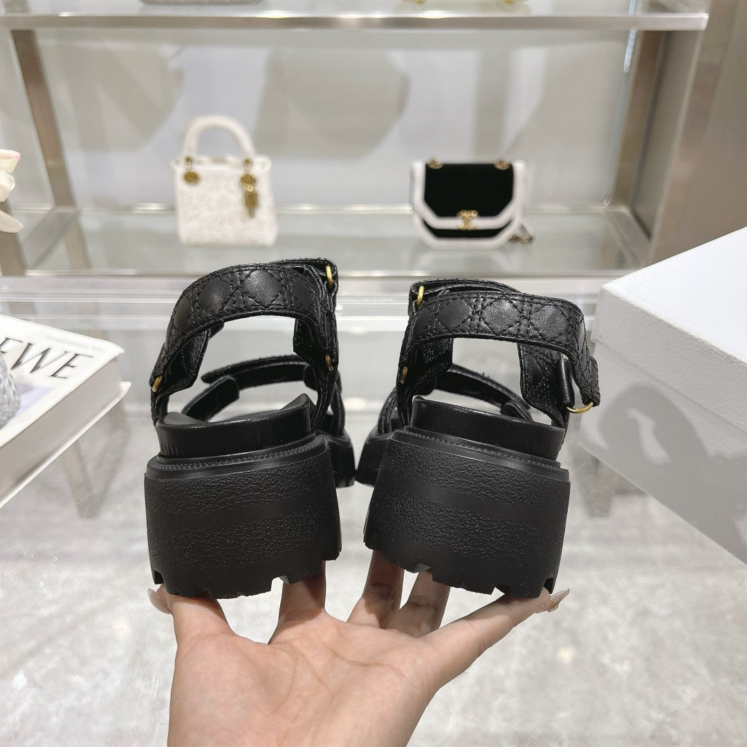 Z2Q55D48 Popular leather shoes
