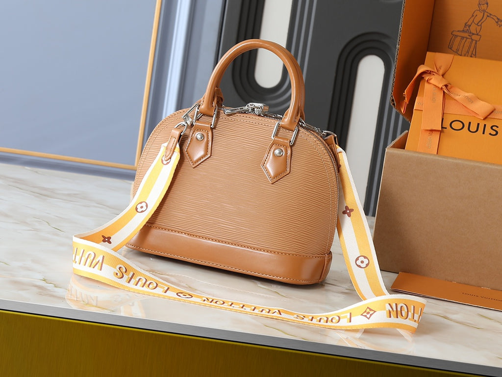 B1P46E102 Popular leather bag