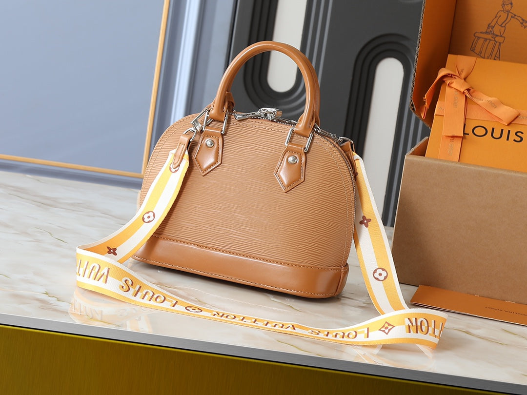 B1P46E102 Popular leather bag