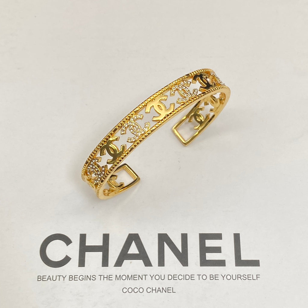 X1Q85C101K  Popular Bracelets