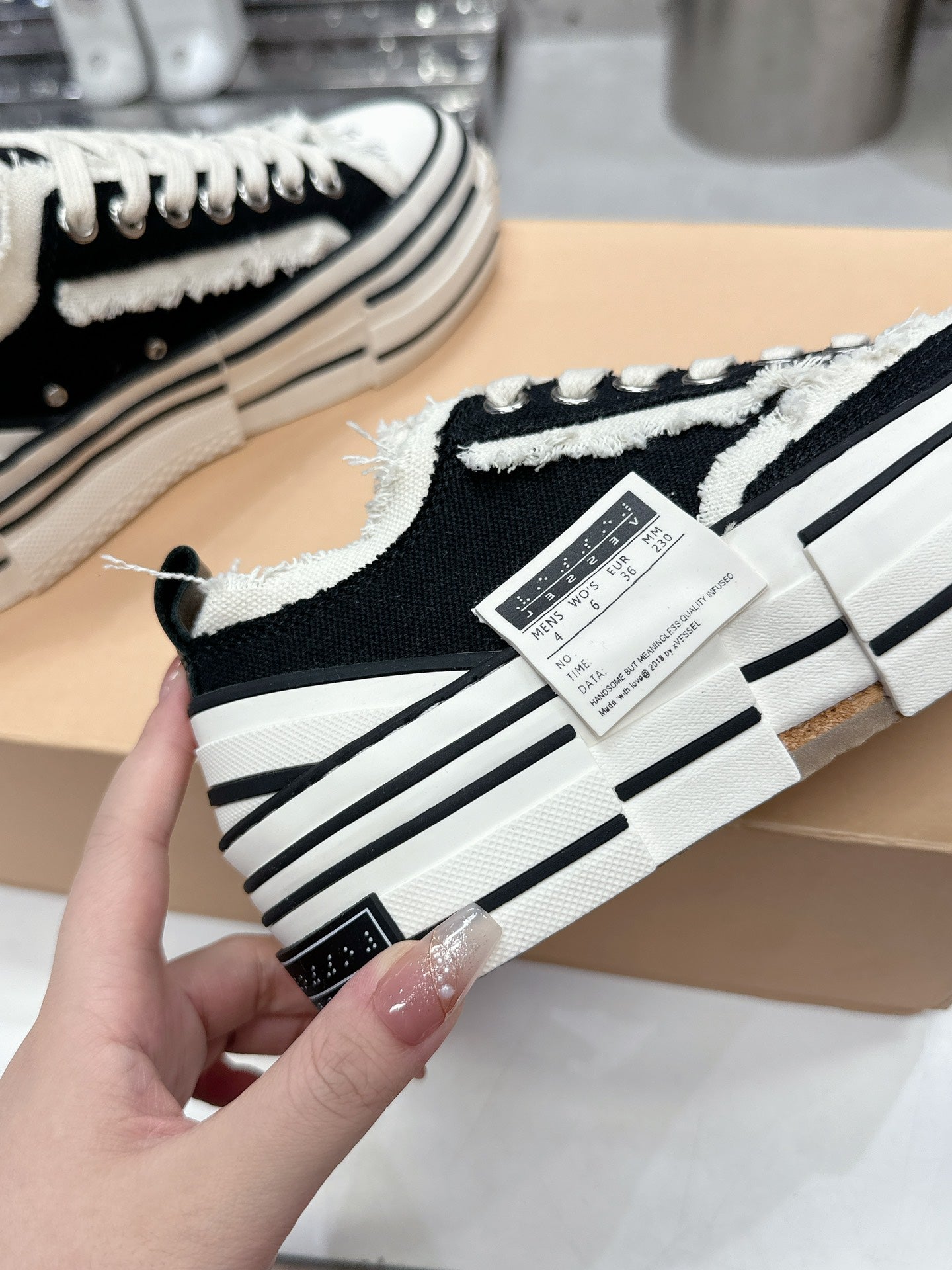 Z2Q105A249 Popular high-quality Shoes