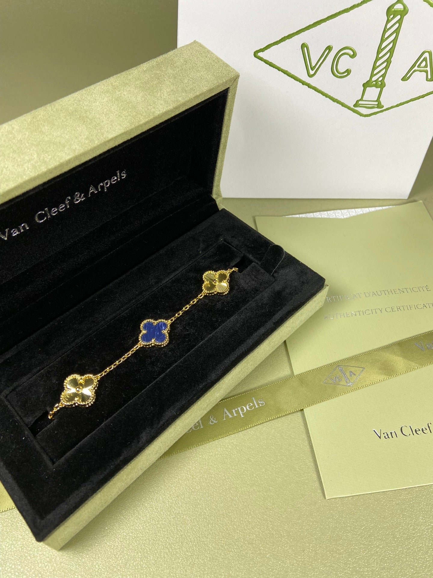 X5X94VA181K  Popular bracelets  5 flowers normal size1.5cm flower