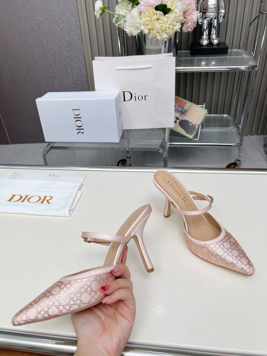 Z2Q95D117 Popular high-quality leather  High heels