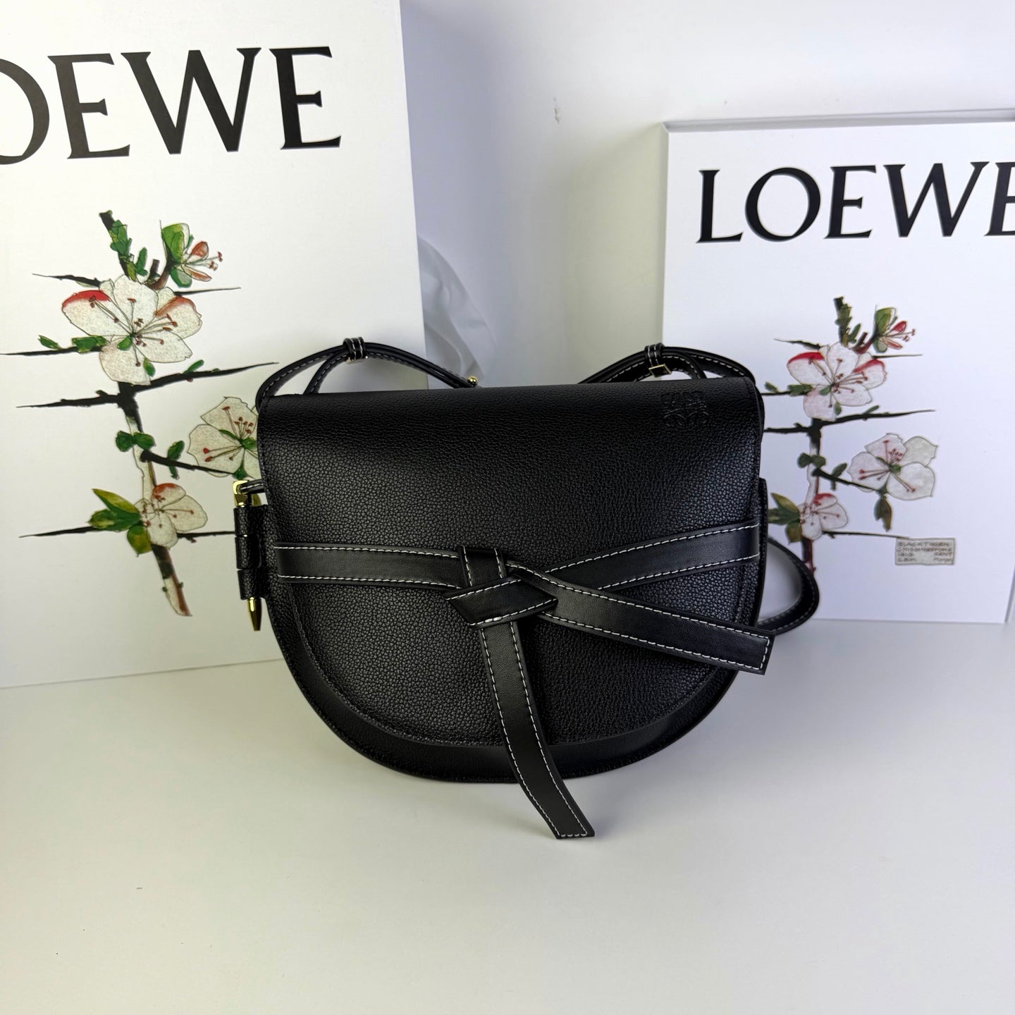 B1R76A27 Popular  leather bag