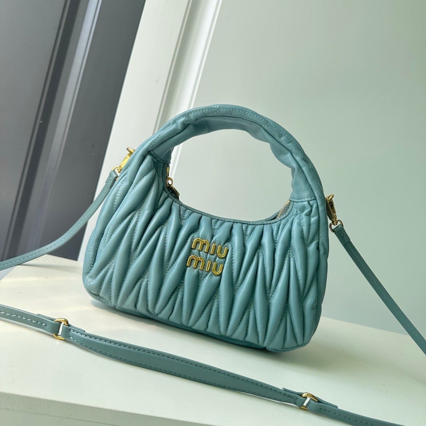B1P46A116 Popular leather bag