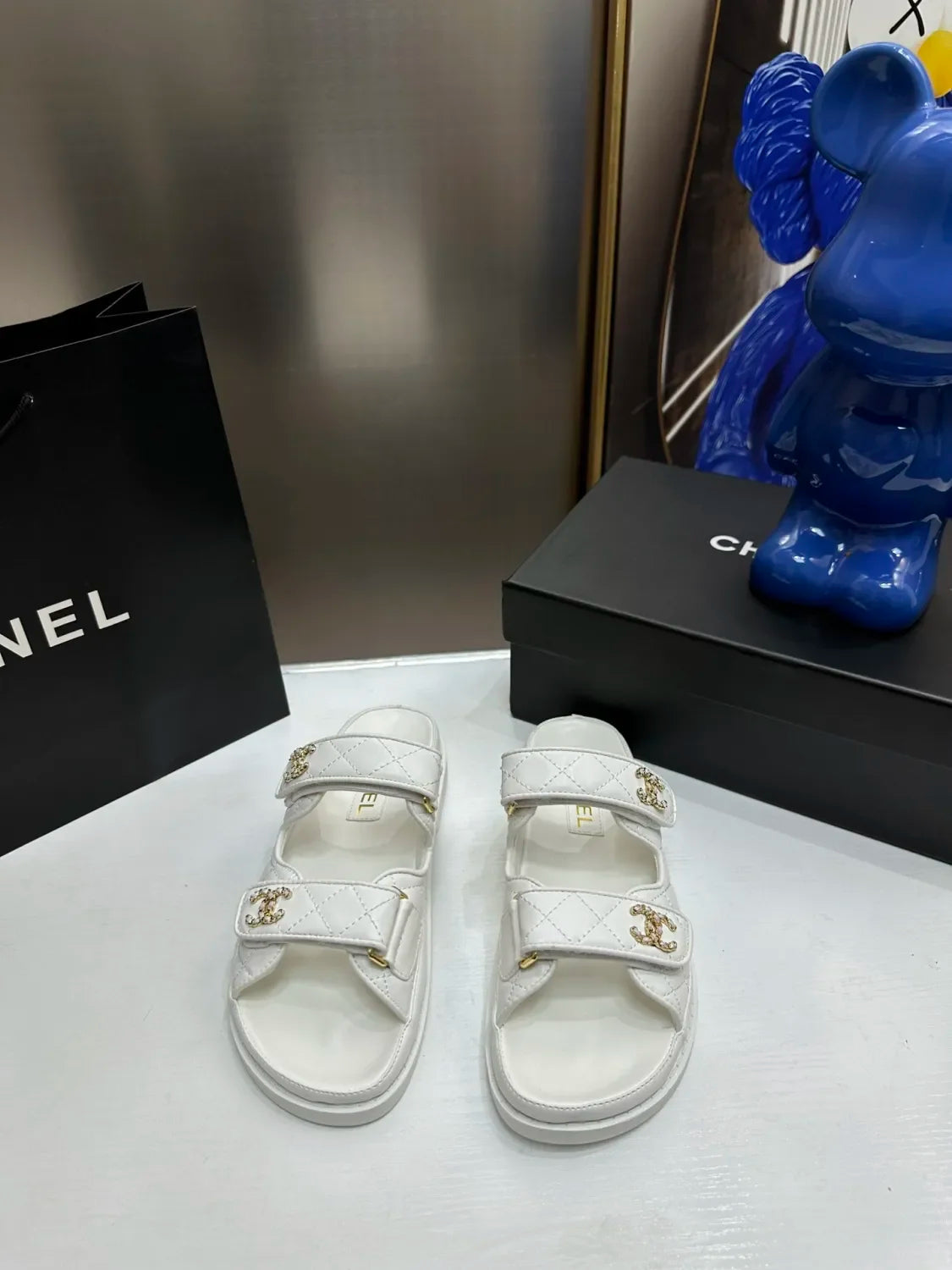 Z1R45C1  Popular sandals