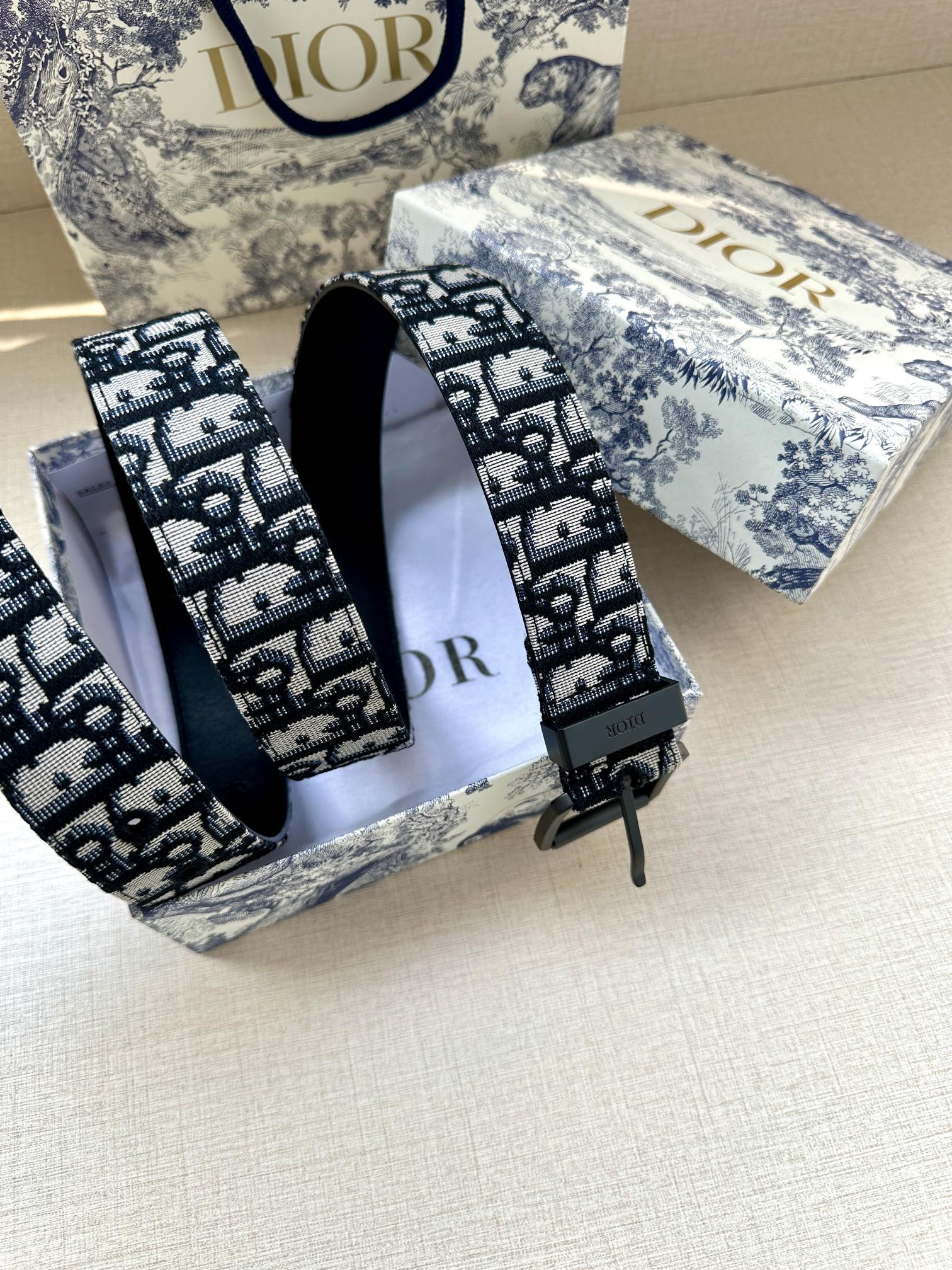 P1Q115D26 Popular High quality belt With full package
