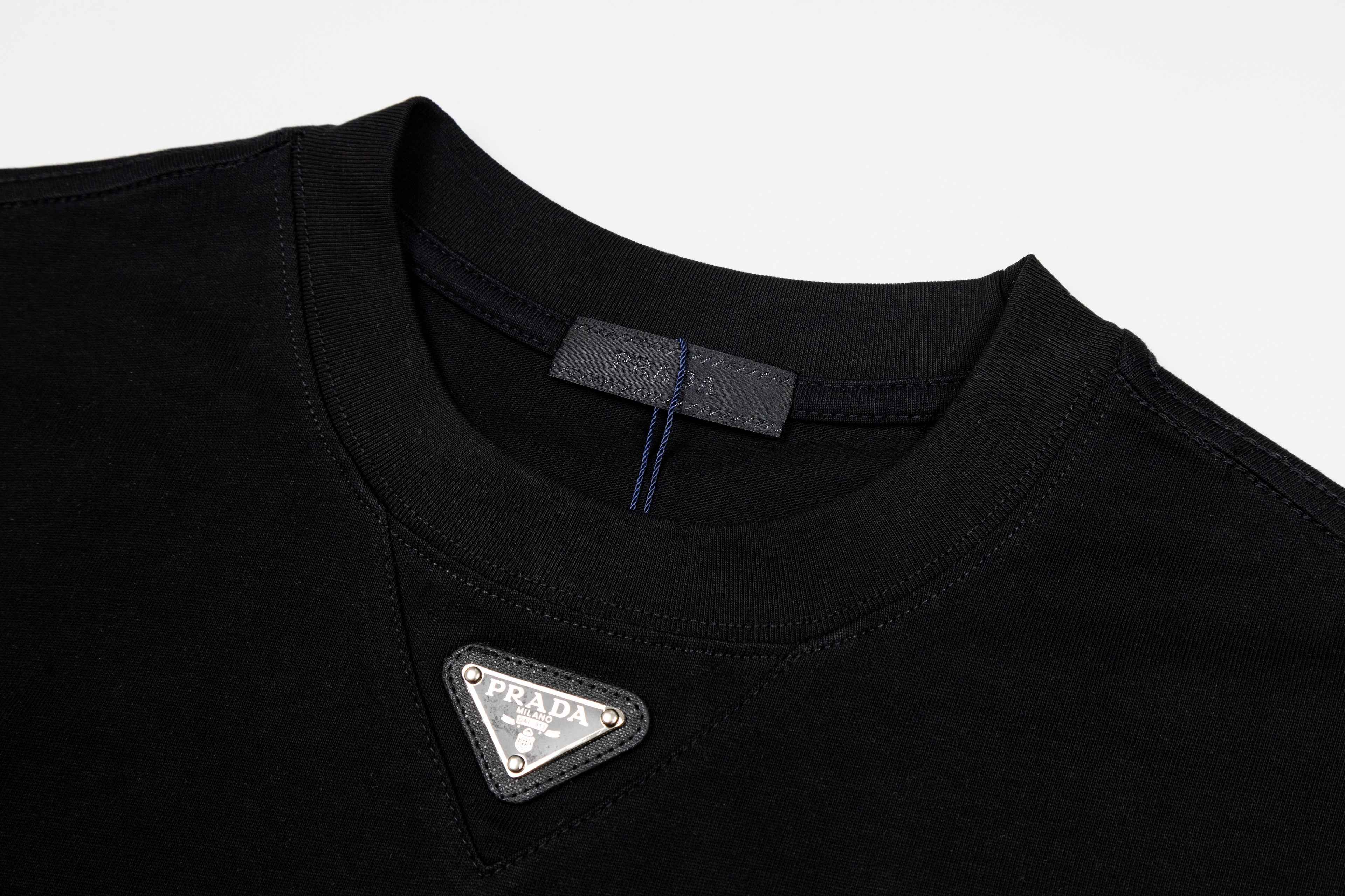 U1R76P40 Popular T-shirts