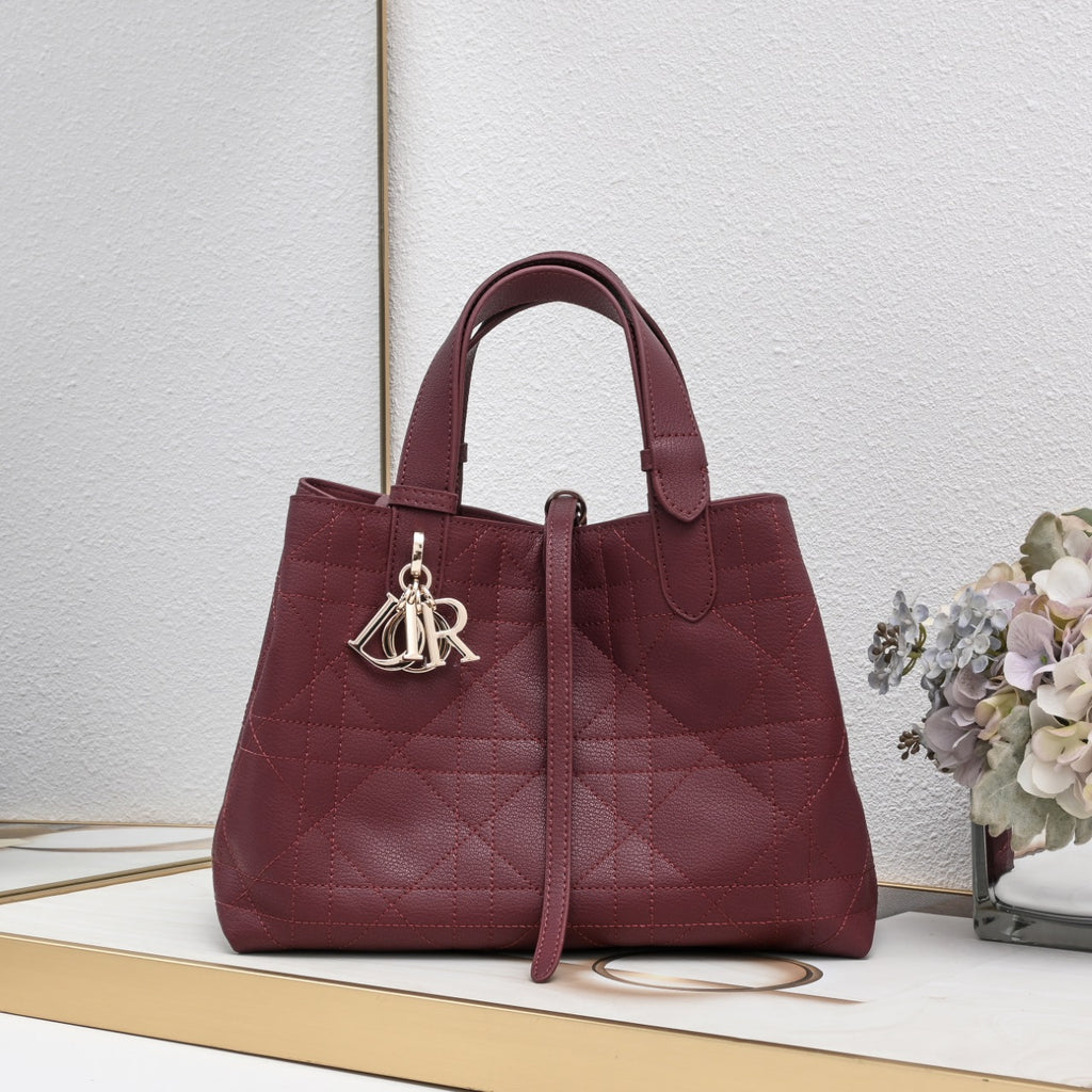 B1R76D42 Popular leather bag