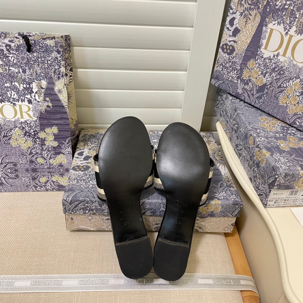 Z1ZD64 Popular sandals