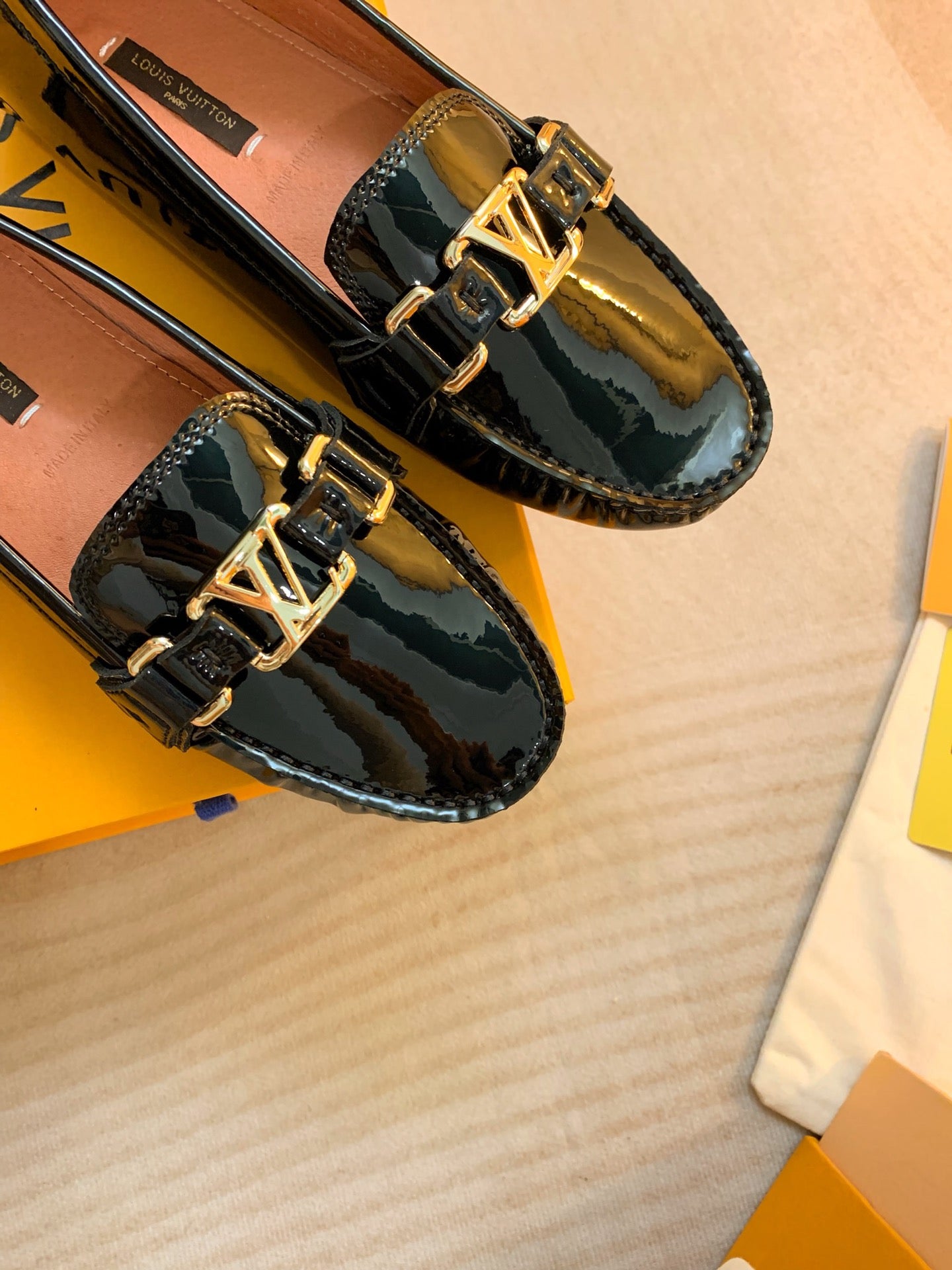 Z2Q95E98 Popular high-quality leather shoes