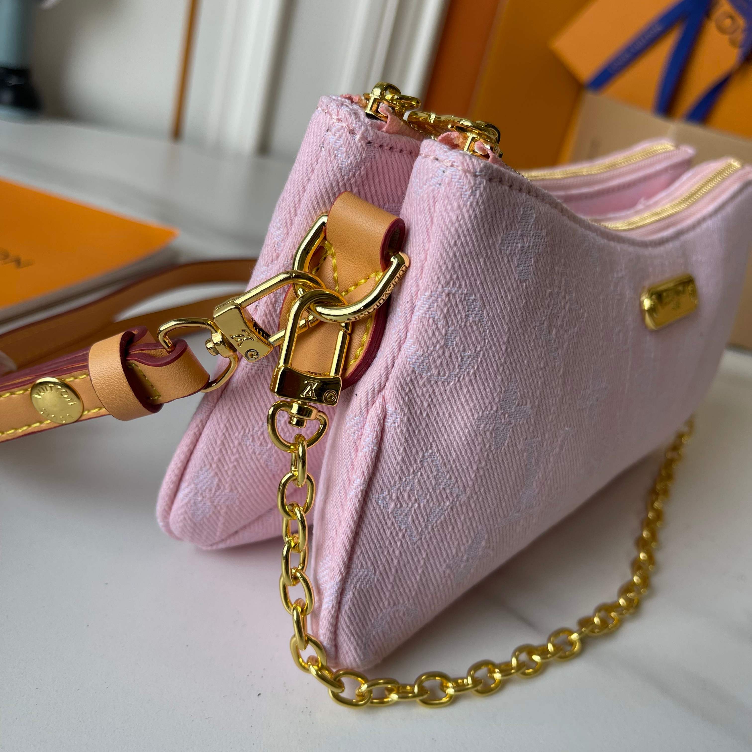 B1R15E30 Popular   bag