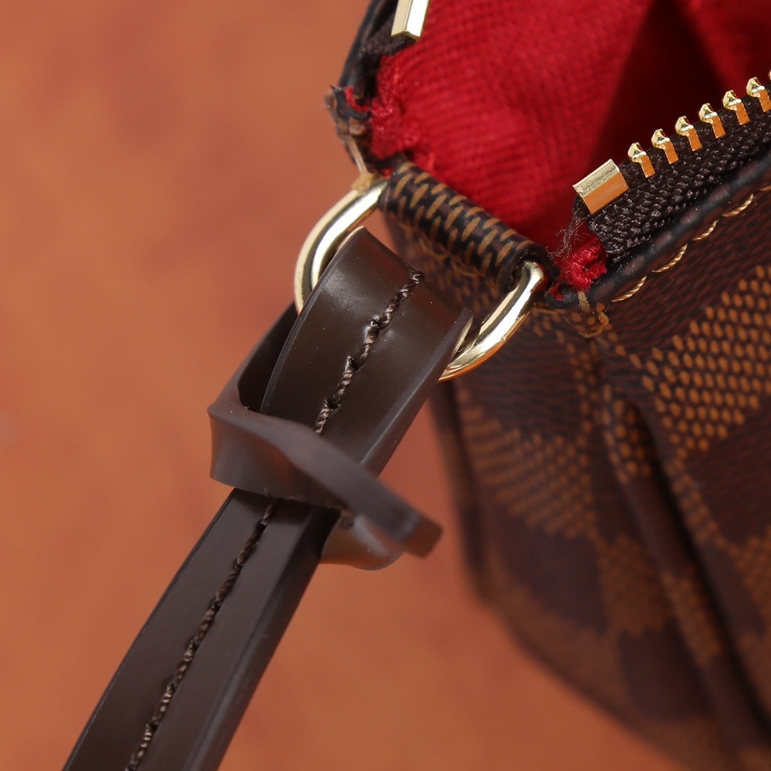 B1X102E17 Popular  leather bag 