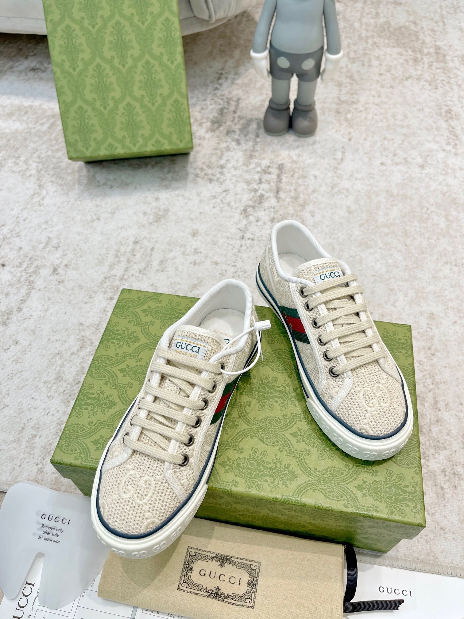 Z2Q105B204 Popular high-quality Shoes