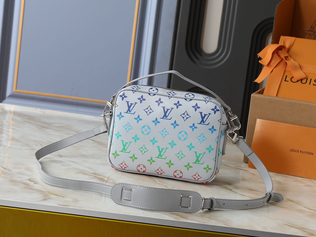B1P46E109 Popular leather bag