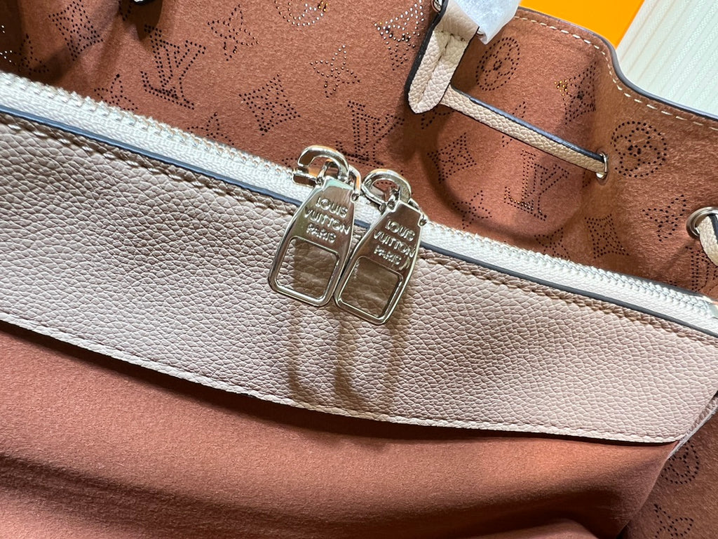 B1X15E13 Popular  leather bag)
