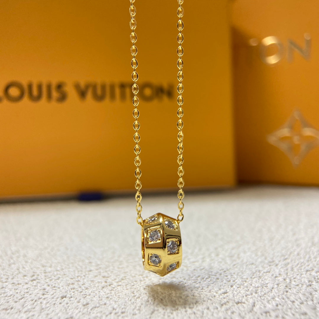 X1Q85E332X Popular Necklaces