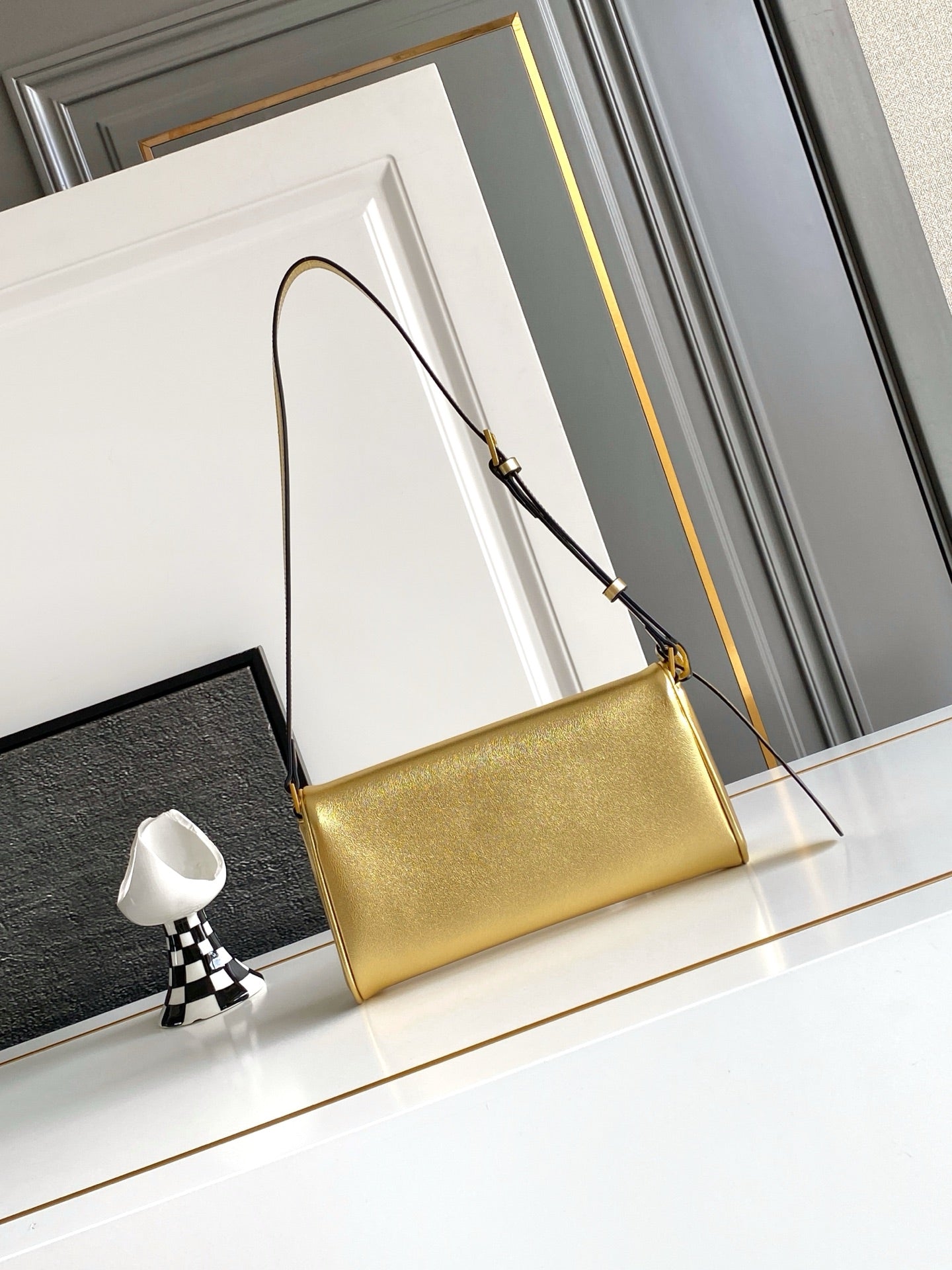 B1R76VL33 Popular leather bag