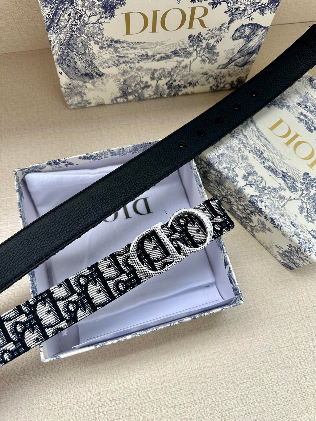 P1R55D197 Popular   High quality belt With full package