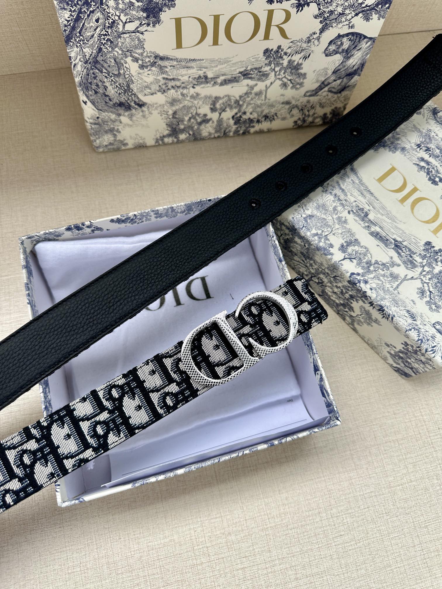 P1R55D197 Popular   High quality belt With full package