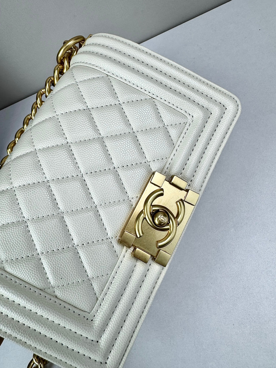 B1P36C17 Popular Caviar leather bag