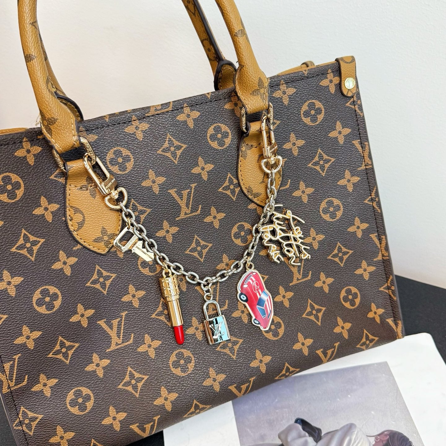 A1Q105E34 Popular bag 's charms accessories
