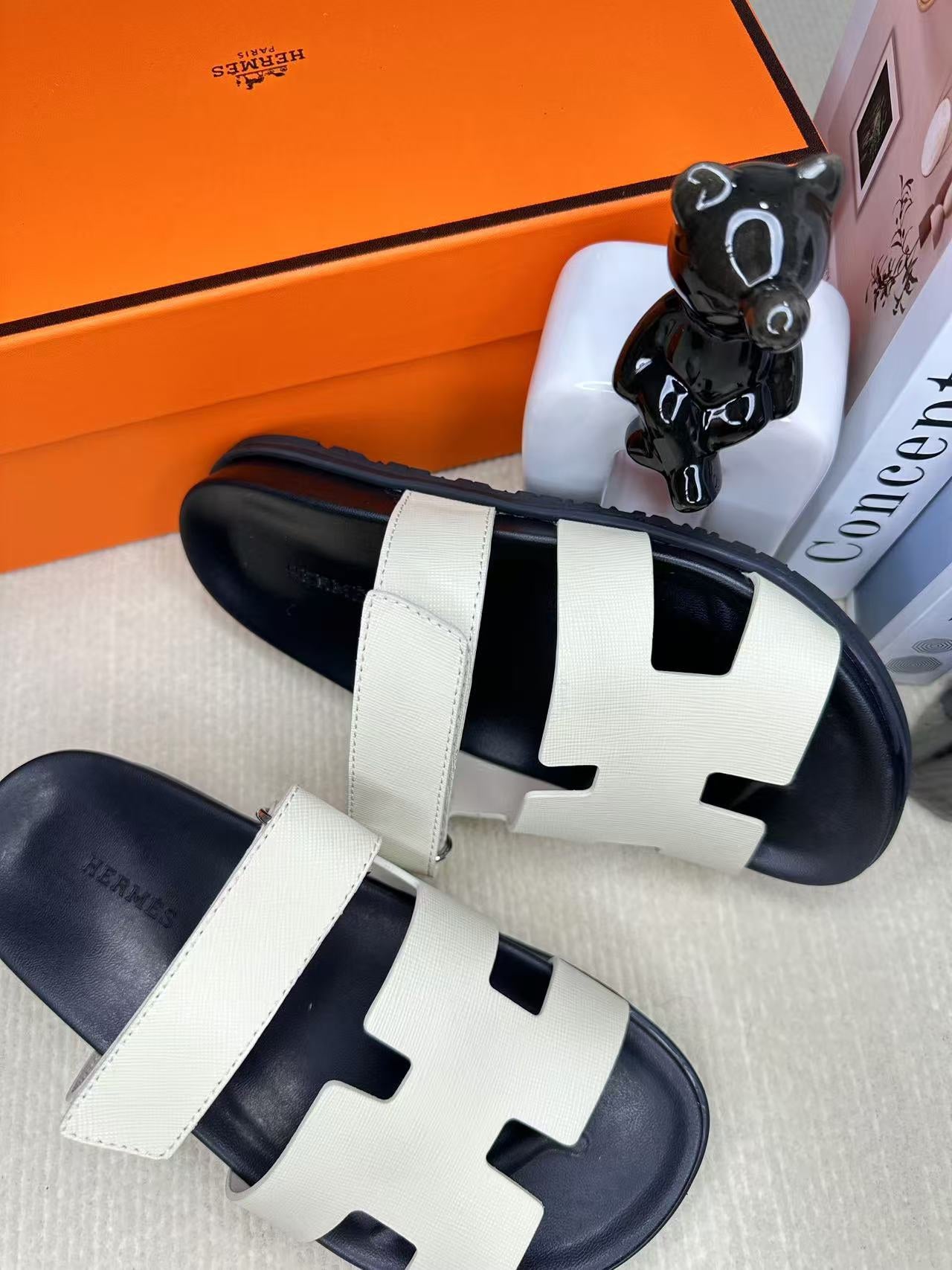 Z2Q55H28 Popular leather shoes