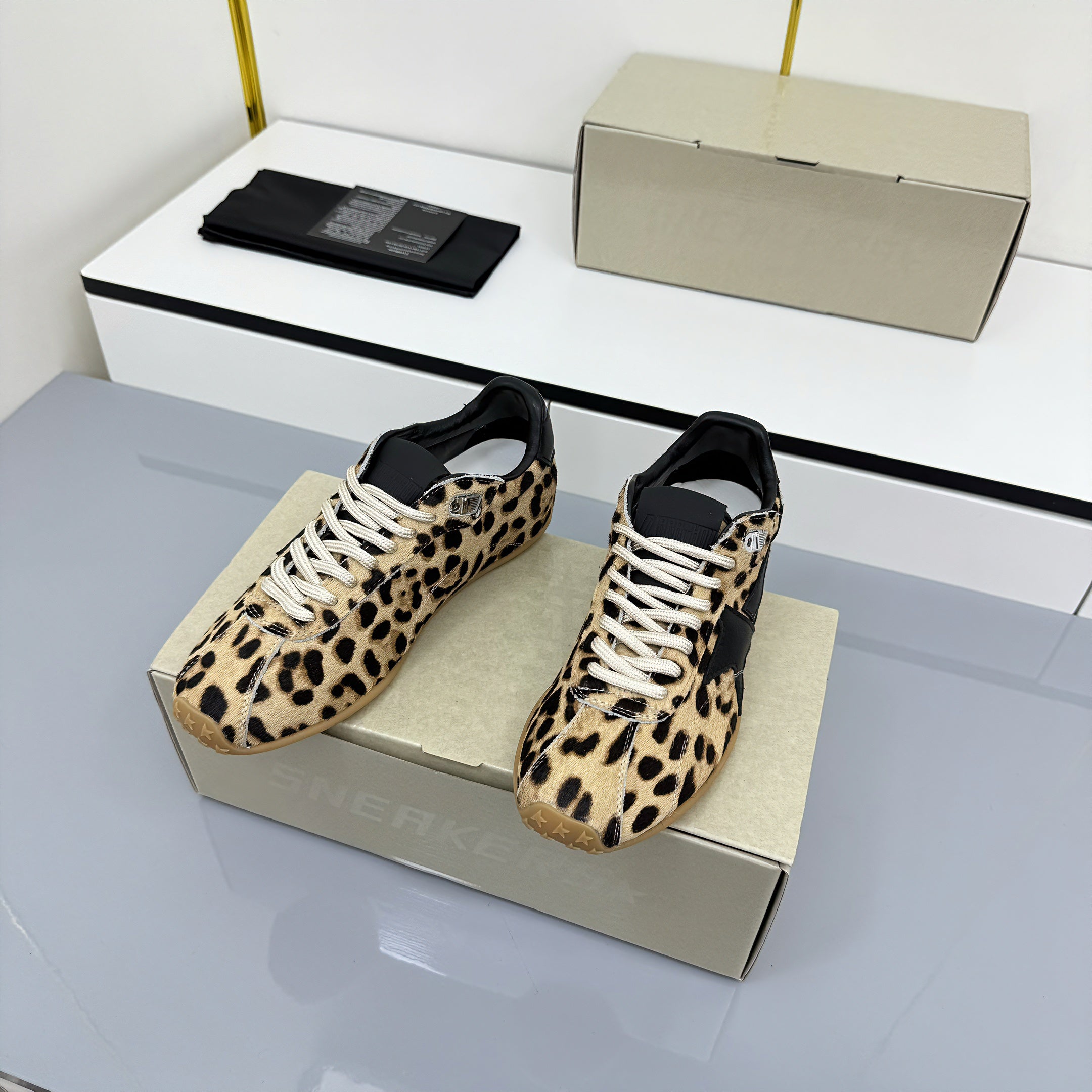 Z2Q105GE387 Popular high-quality Shoes