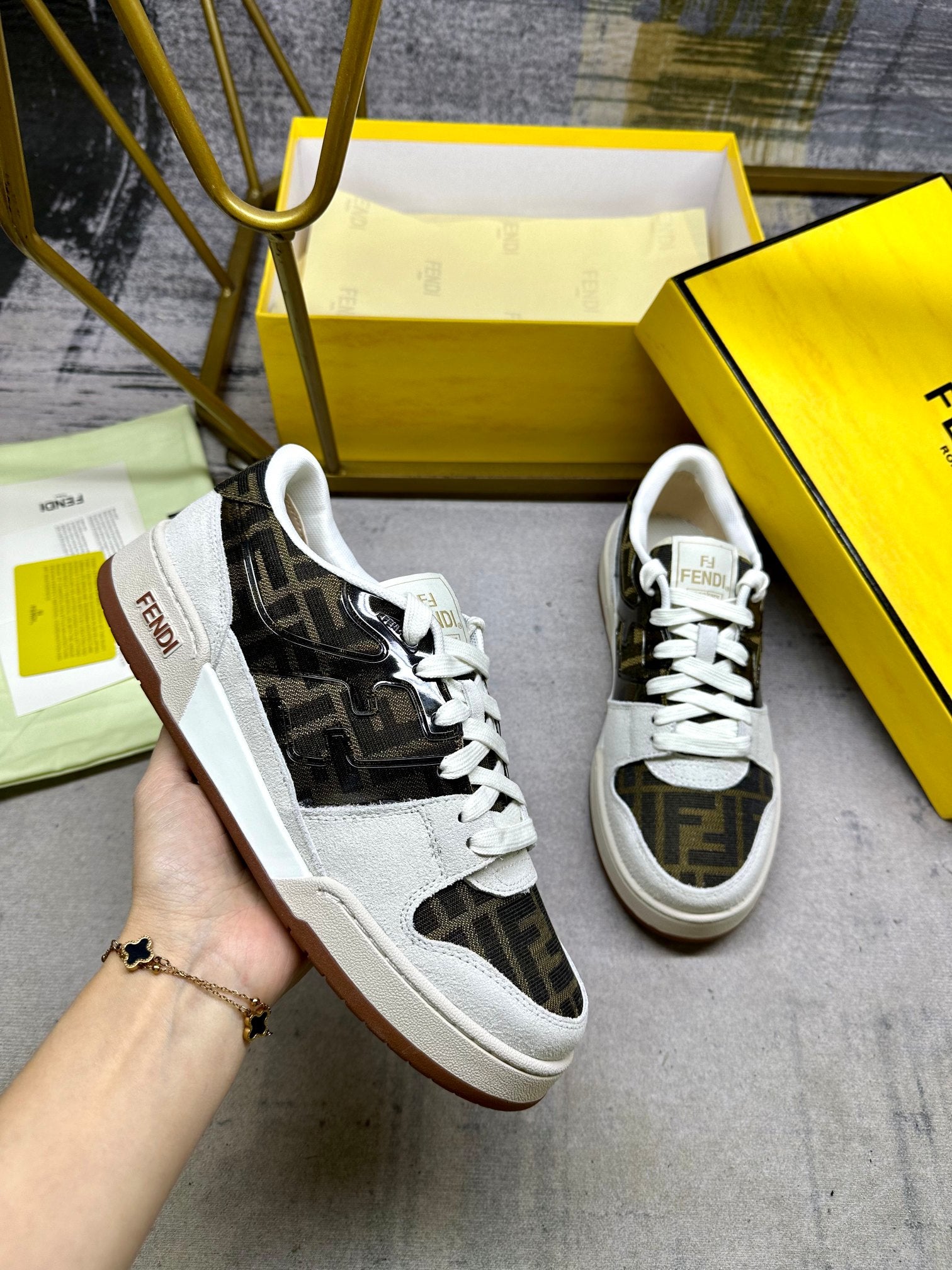 Z2N95F13  Popular high quality shoes