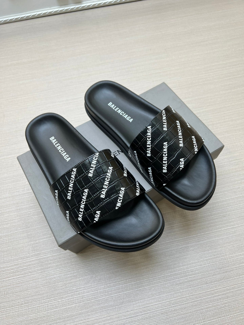 Z5ZJ99 Popular slippers