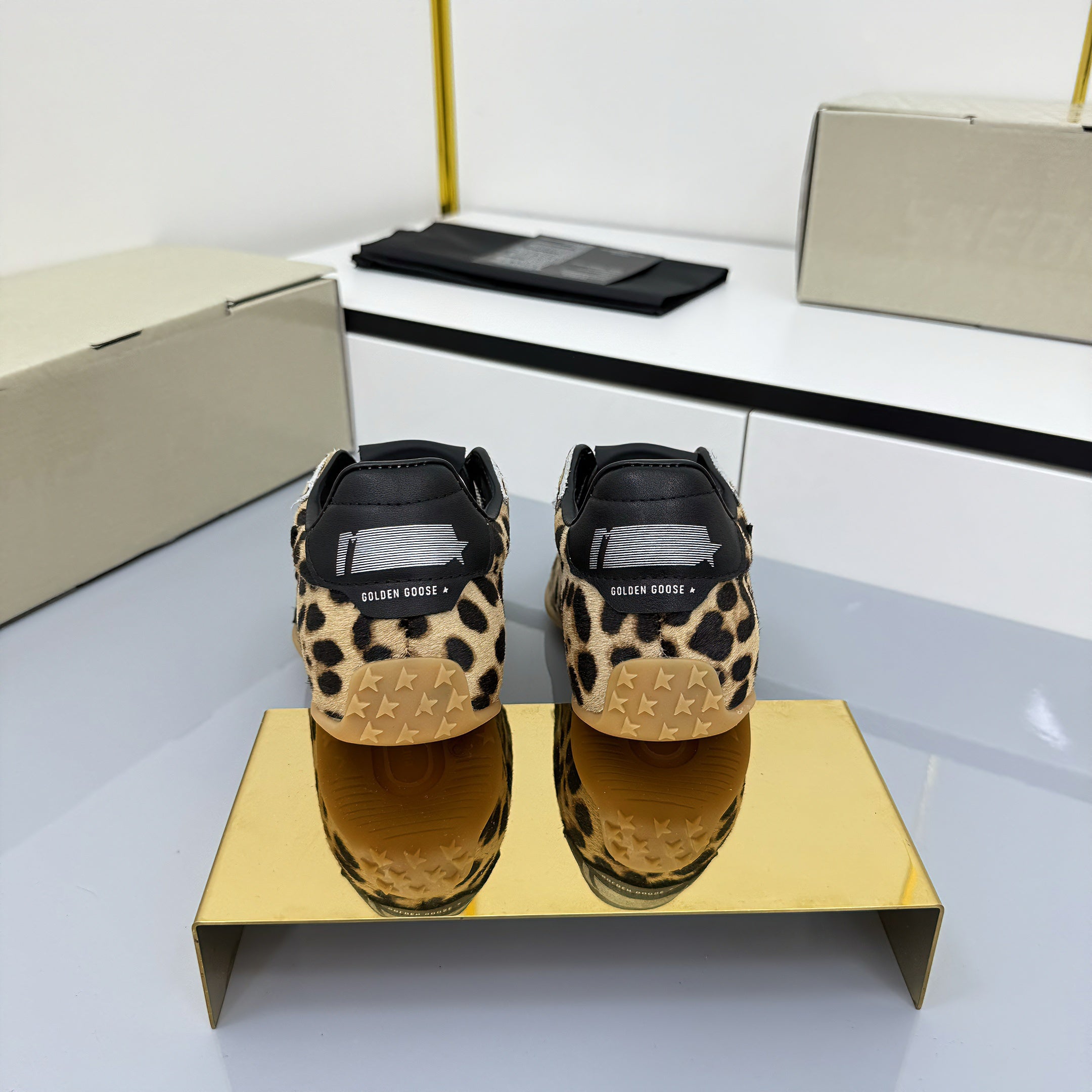 Z2Q105GE387 Popular high-quality Shoes