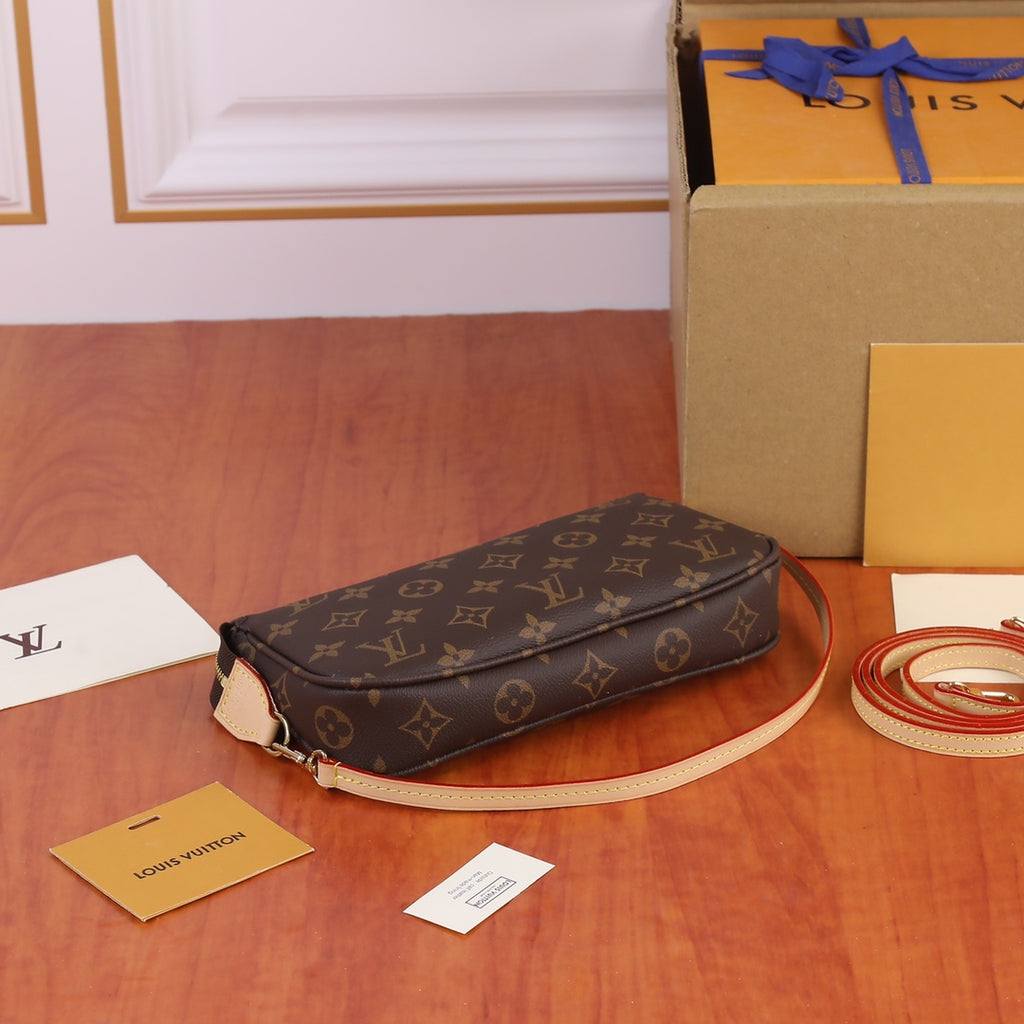 B1X102E17 Popular  leather bag 