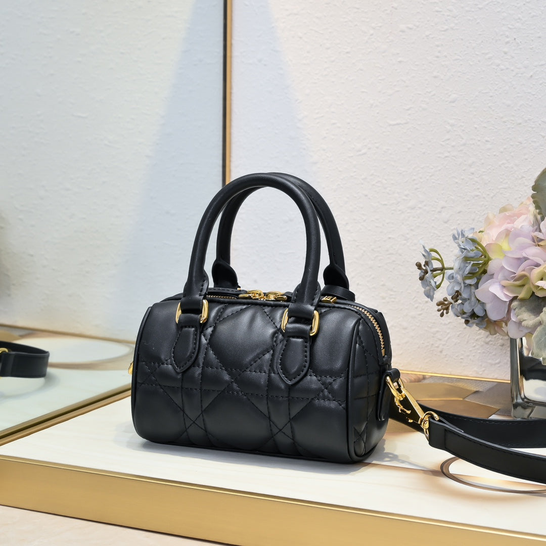 B1W15D32 Popular  leather bag