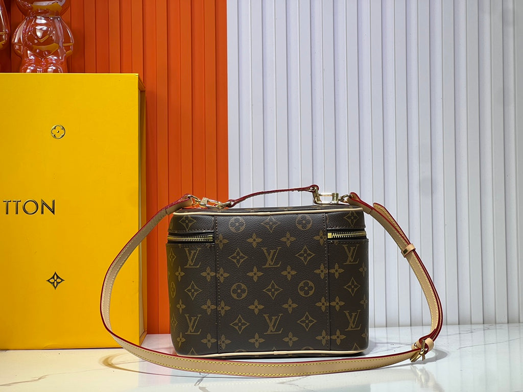 B1X45E10 Popular  leather bag