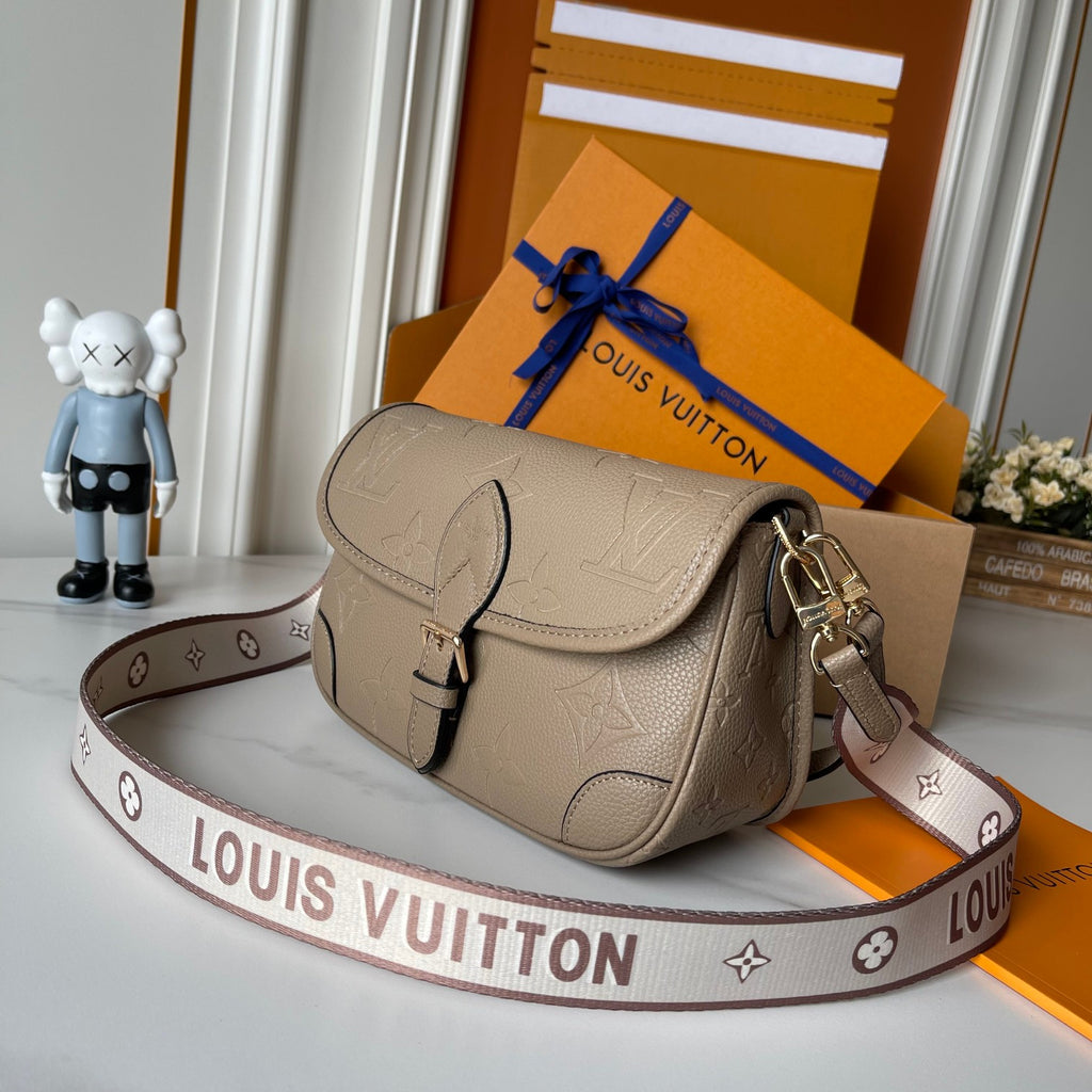B1P36E38 Popular leather bag