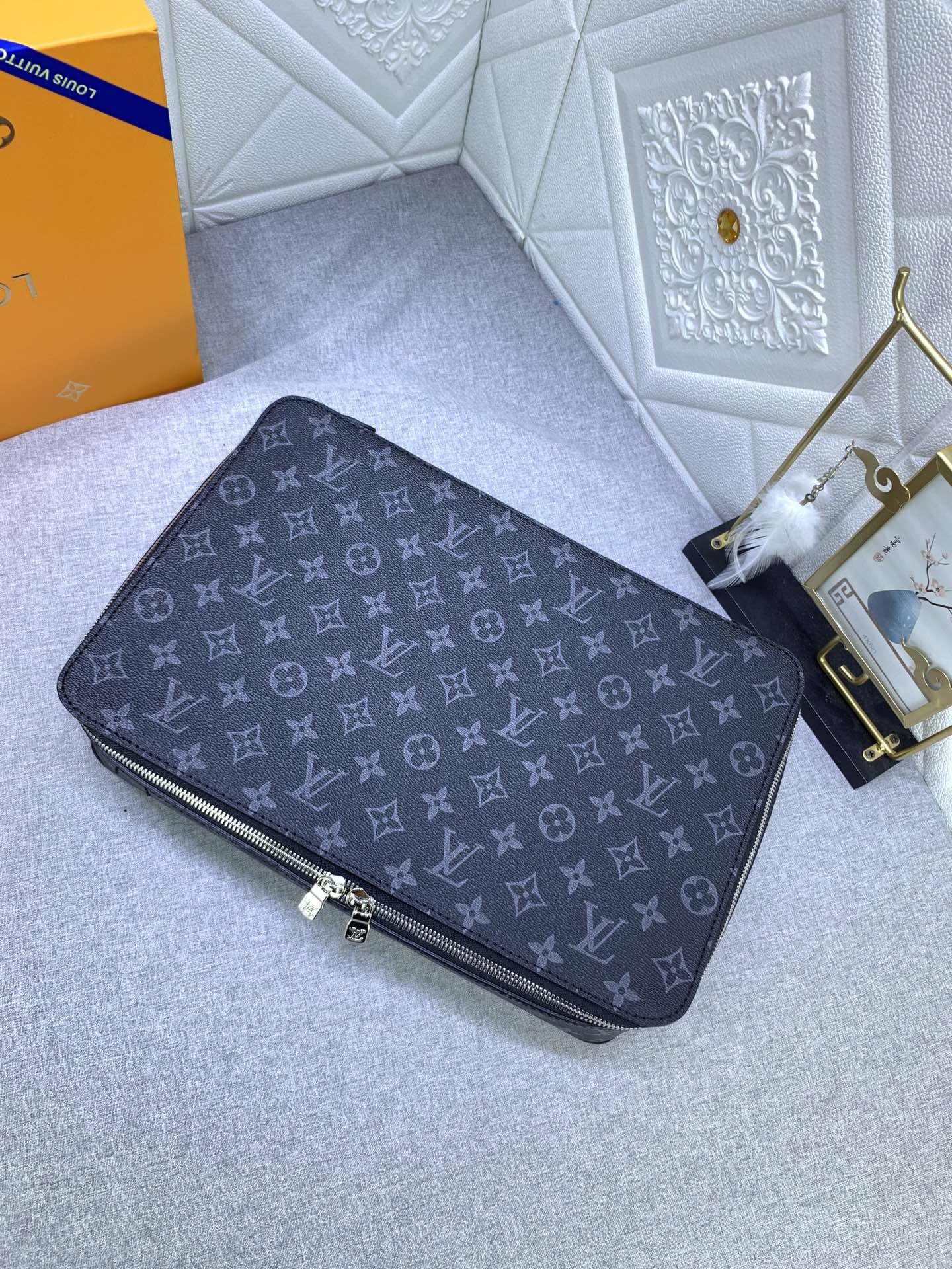B1X34E272 Popular  leather bag 