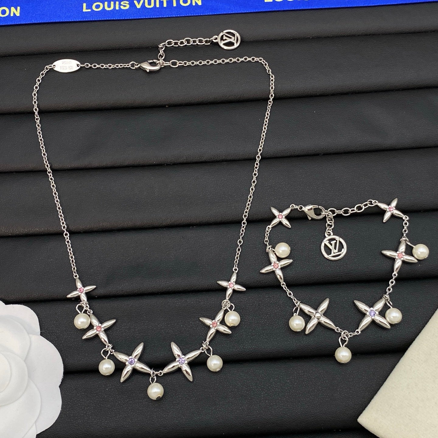 X1N36E11X Popular  Necklaces . Bracelet