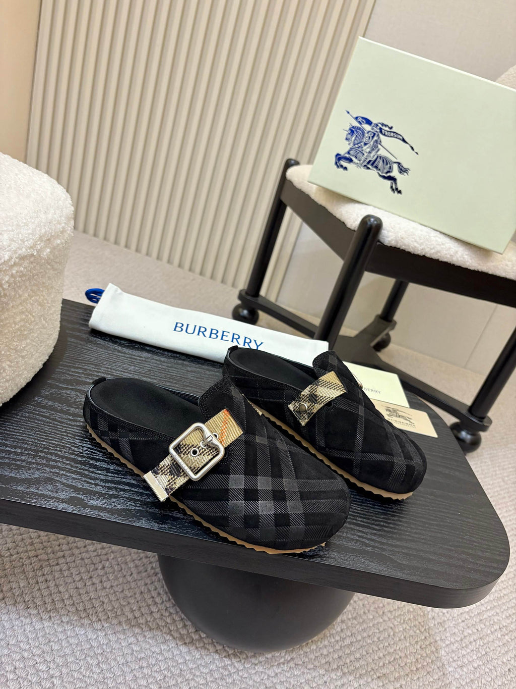 Z2N85R11 Popular high-quality shoes