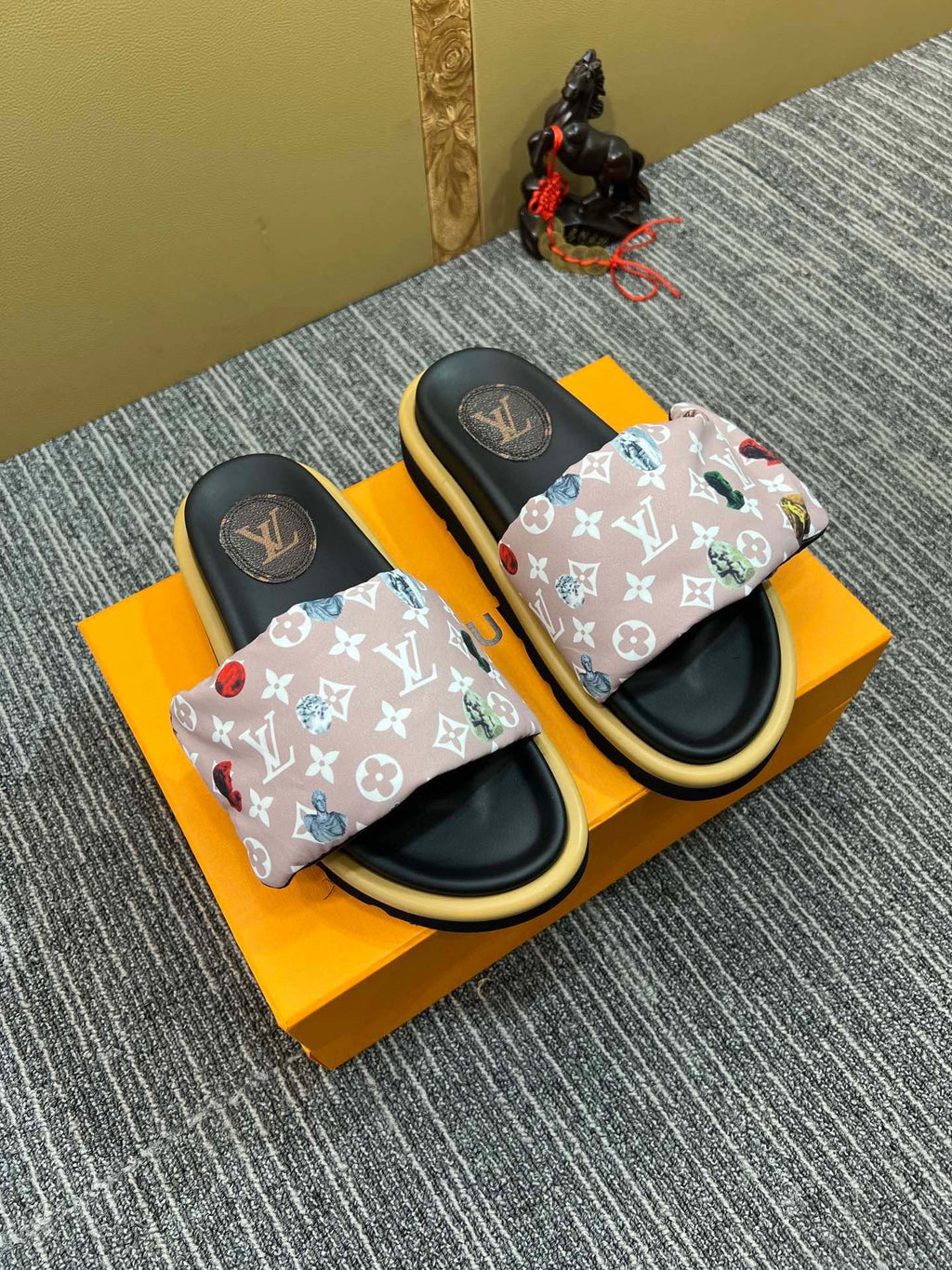 Z5XF120 Popular leather quality Slippers